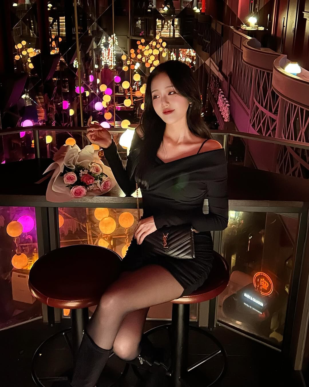 @adultonlylounge 광고 소재