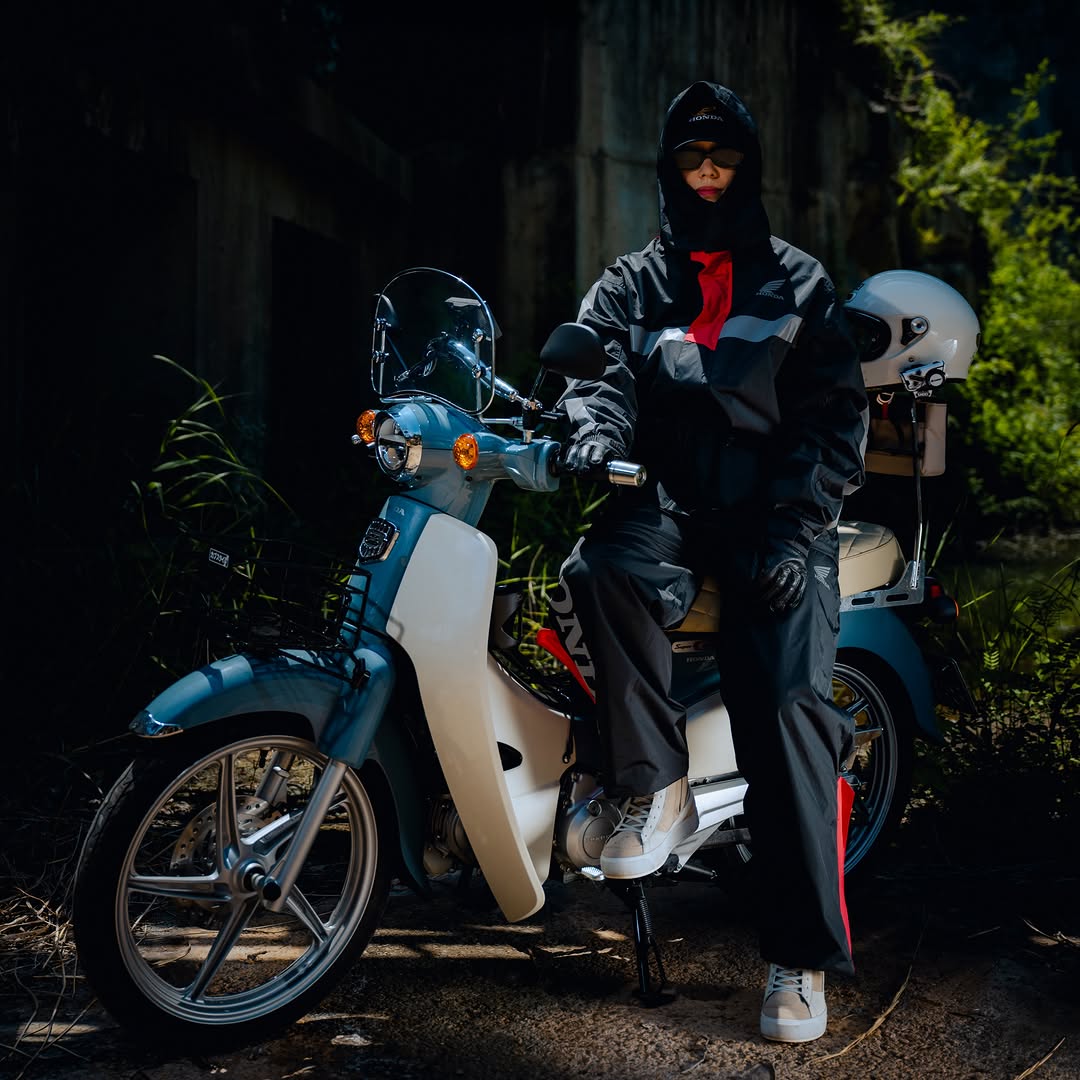 PHYPS MOTORCYCLE 광고 소재