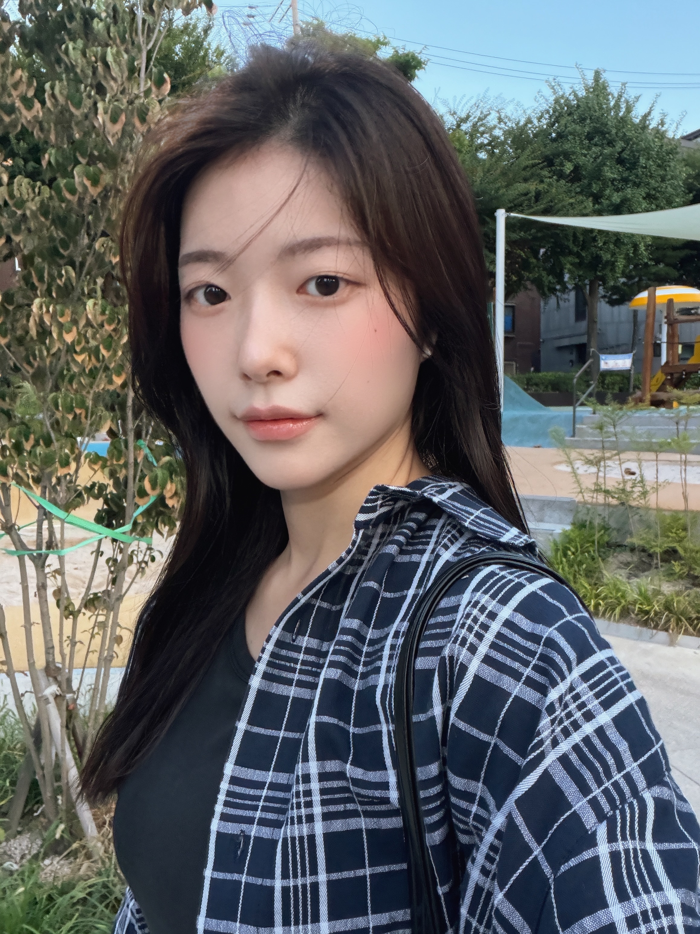 LAZYZ 레이지지 광고 소재