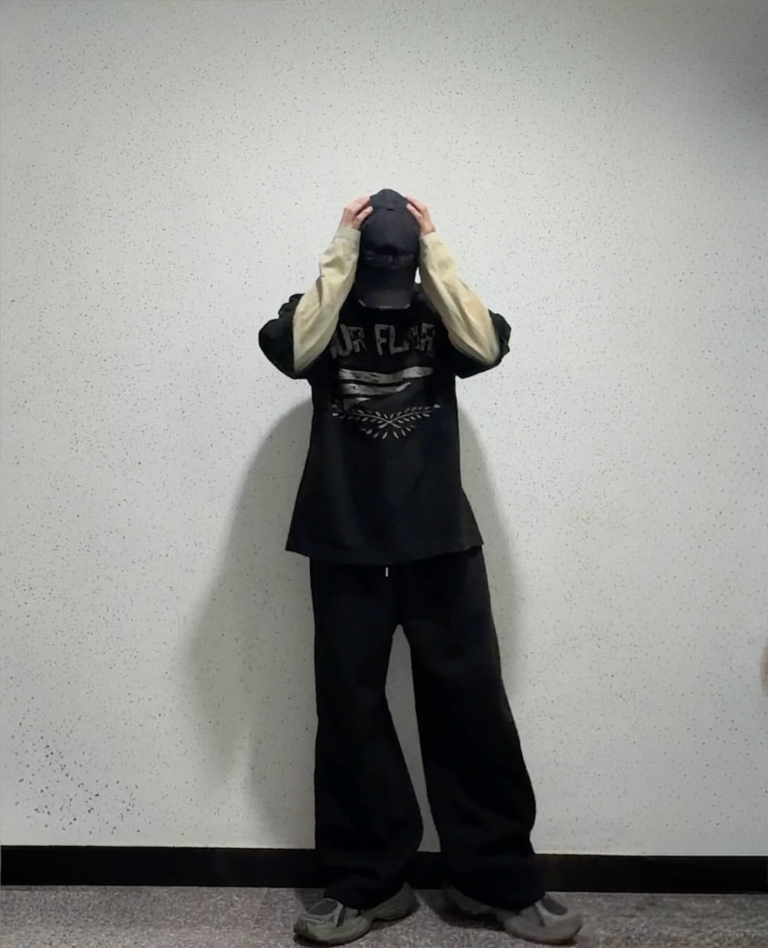 언탭트스튜디오 광고 소재