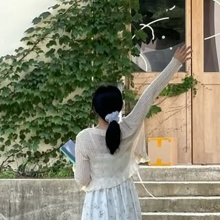 매일의해안 | 책에서 찾은 반짝임🎐