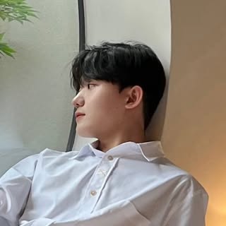 최호준 | 트렌디한 공간 큐레이터