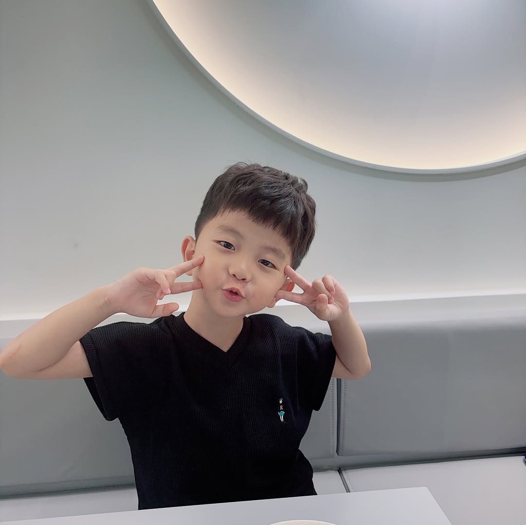 @yoo_suho_sua이 올린 MUN HEE JEONG 태그 게시물
