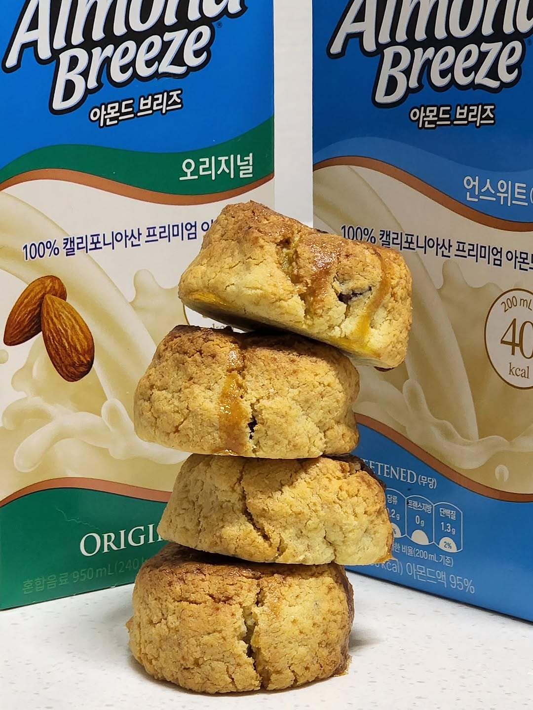 @hililib.zip이 올린 아몬드브리즈 태그 게시물
