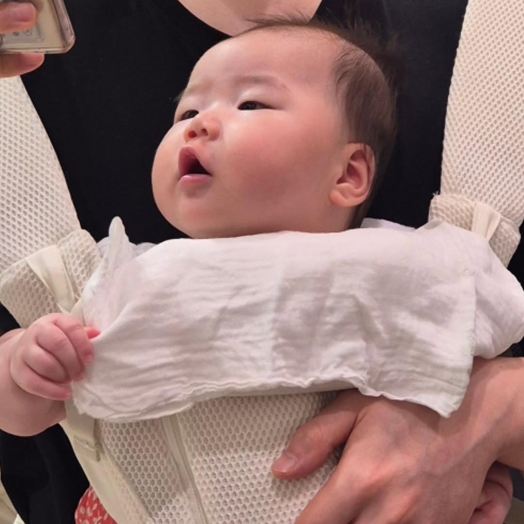 @baby.seol26이 올린 아이엔젤 힙시트 아기띠 태그 게시물