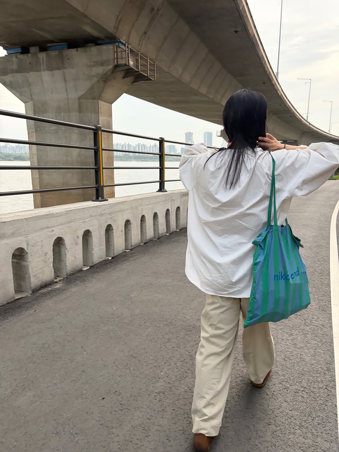 @yoonzeehee이 올린 빌리언트 태그 게시물