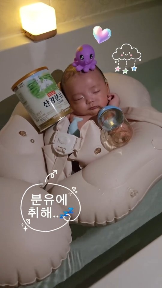 @ddoma.vv이 올린 일동후디스 태그 게시물