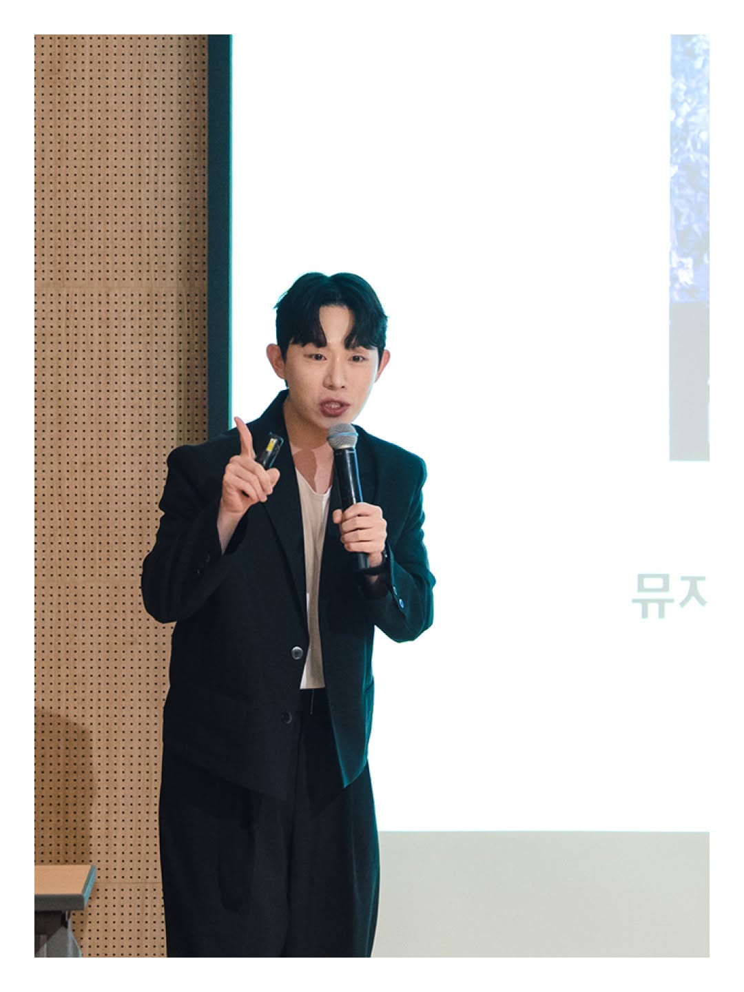 @ssartpia_official이 올린 황조교 태그 게시물