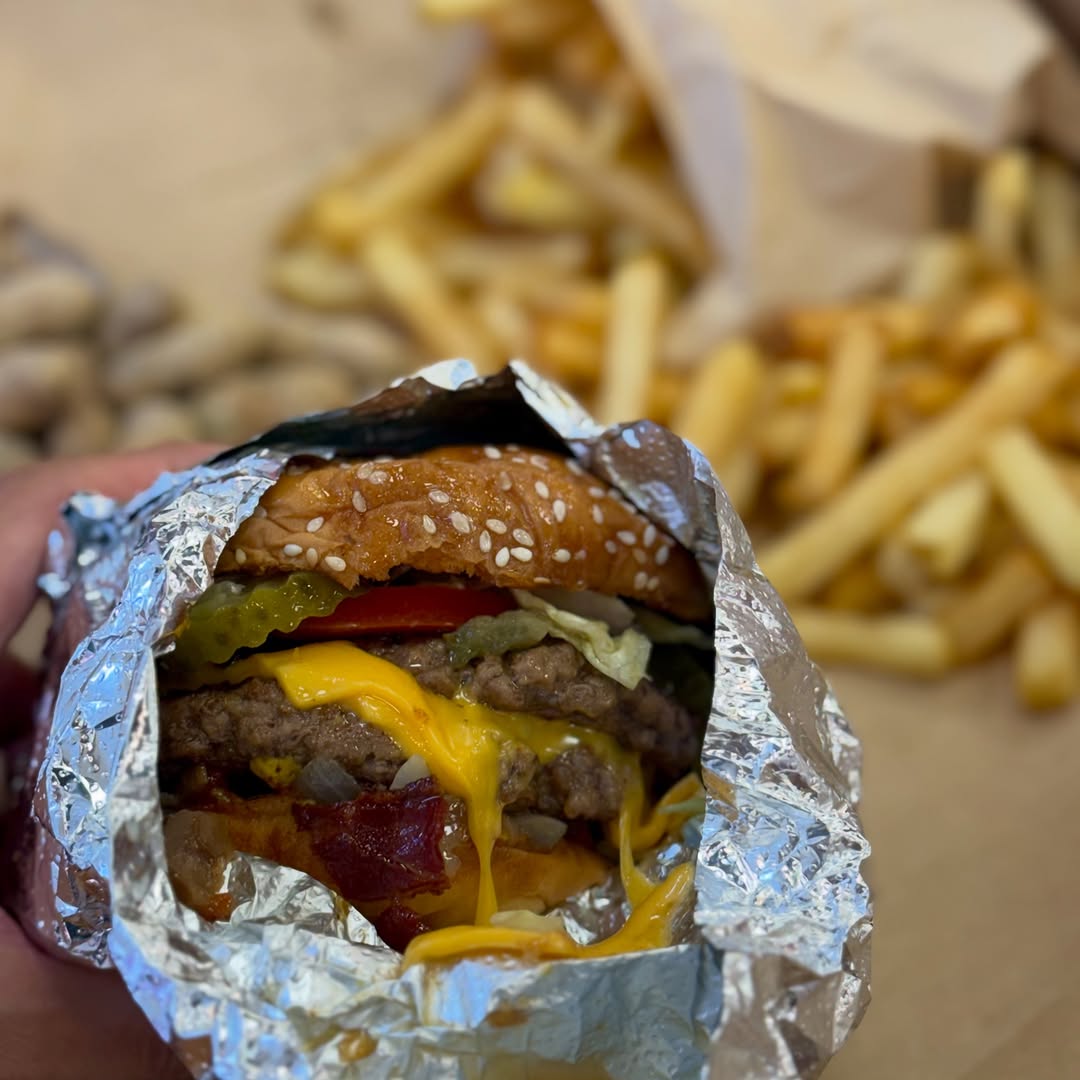 @eat_seungjun이 올린 Five Guys Korea 태그 게시물