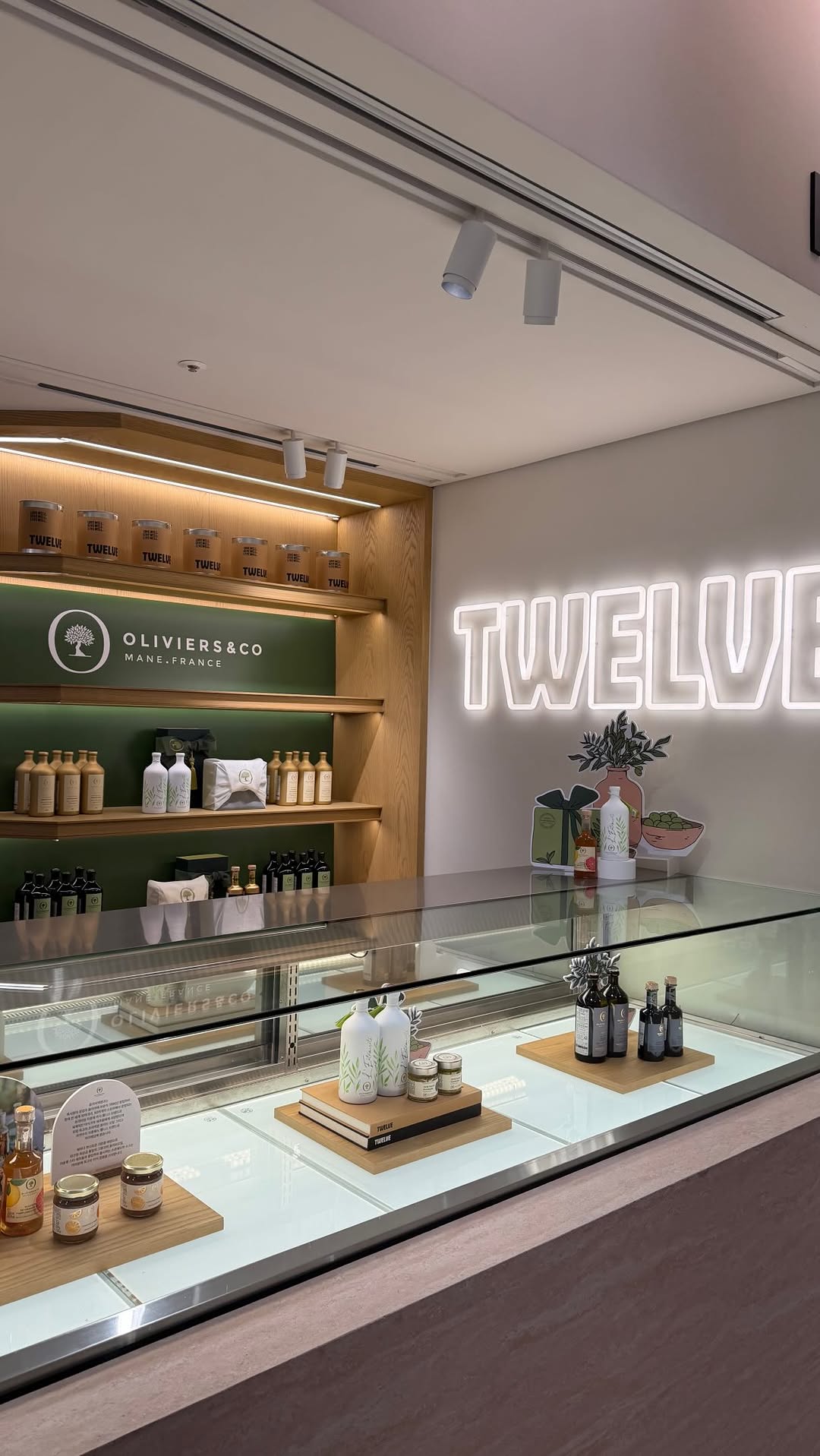 @oliviersandco.korea이 올린 TWELVE 트웰브 태그 게시물