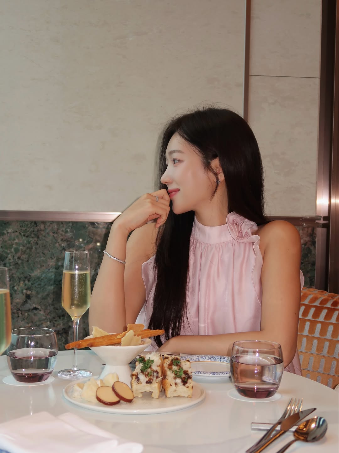 @0_dew이 올린 풀만 서울 이스트폴 태그 게시물