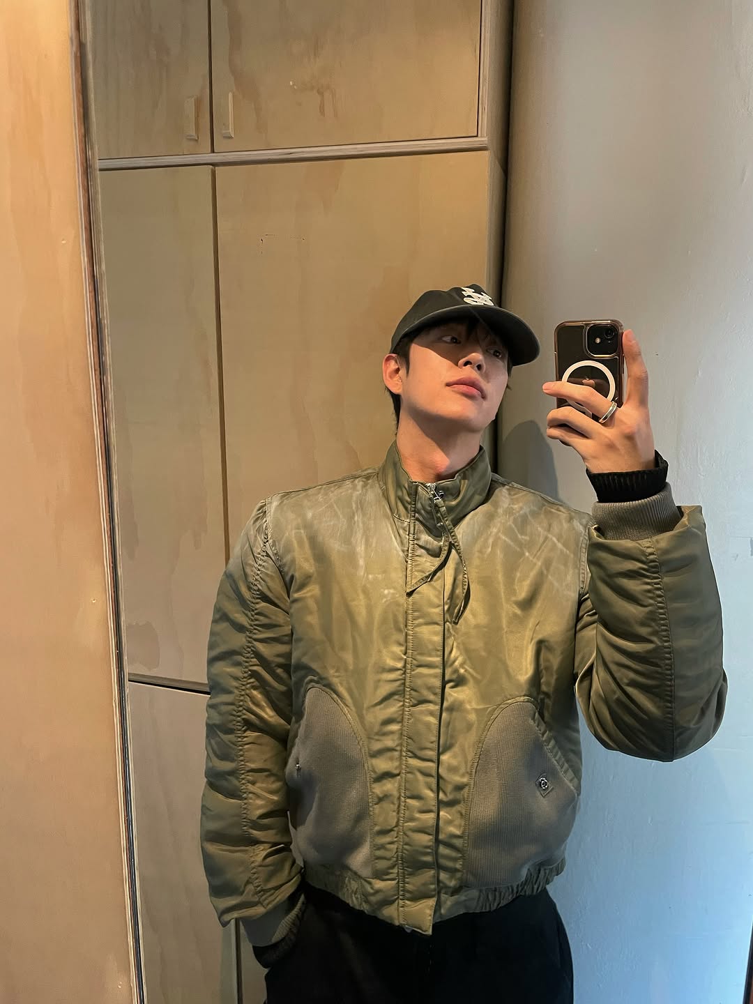 @yeoleeeee이 올린 𝐁𝐋𝐑 비엘알 태그 게시물