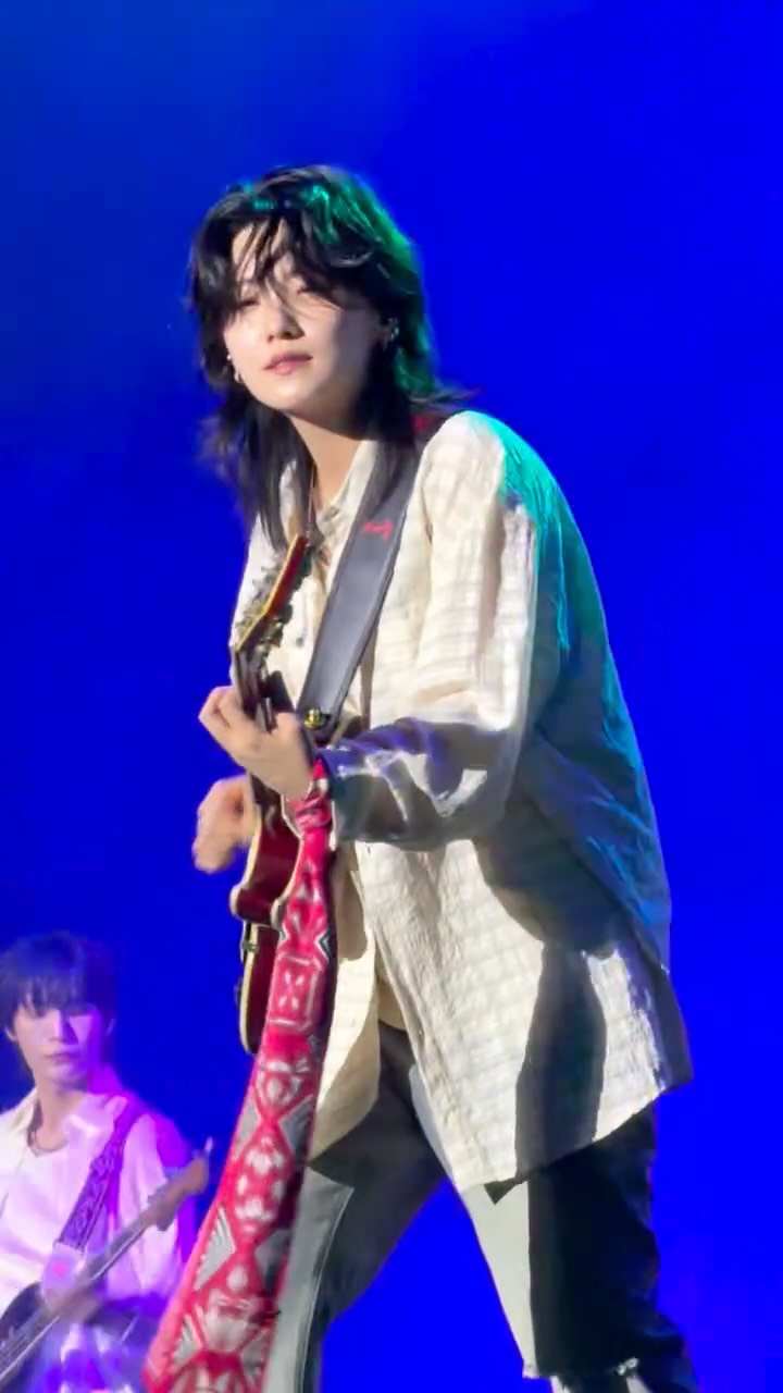 @band.vault이 올린 터치드 TOUCHED 태그 게시물