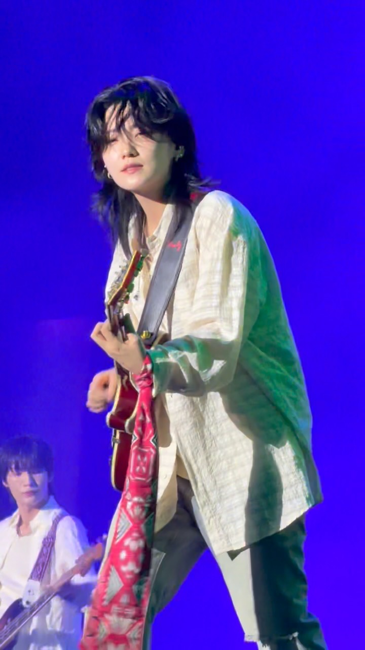 @band.vault이 올린 터치드 TOUCHED 태그 게시물