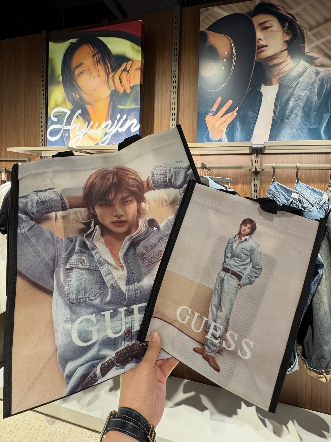 @guess_jamsil이 올린 GUESS KOREA 태그 게시물