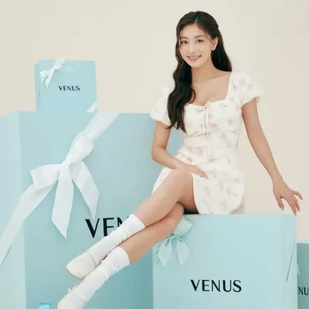 @godjihyo.indo이 올린 비너스 VENUS 태그 게시물