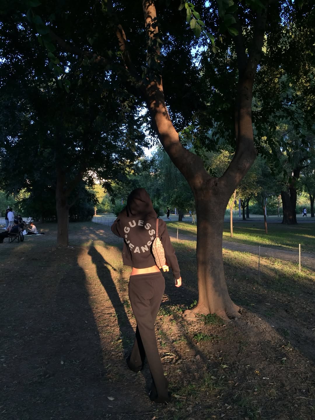 @soyeonxnz이 올린 GUESS KOREA 태그 게시물