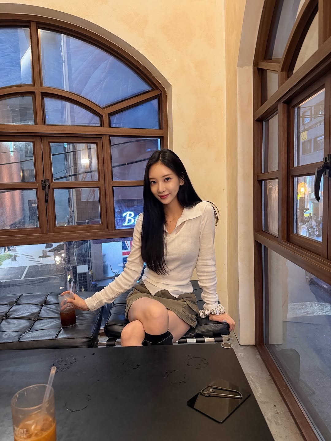 TWEE 광고 소재