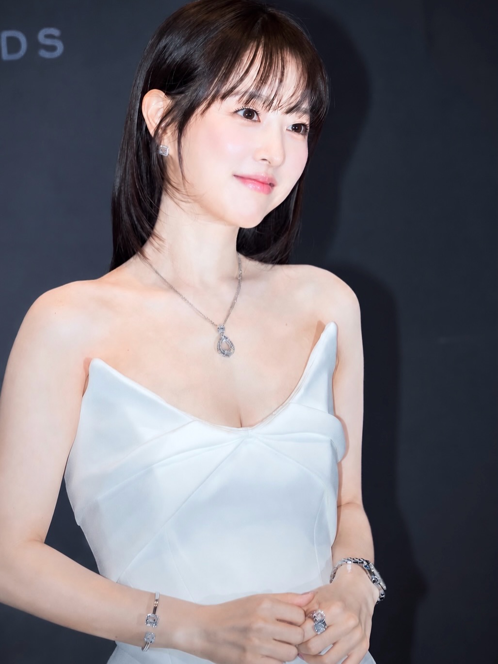 @mihacq.official이 올린 아이즈매거진 태그 게시물